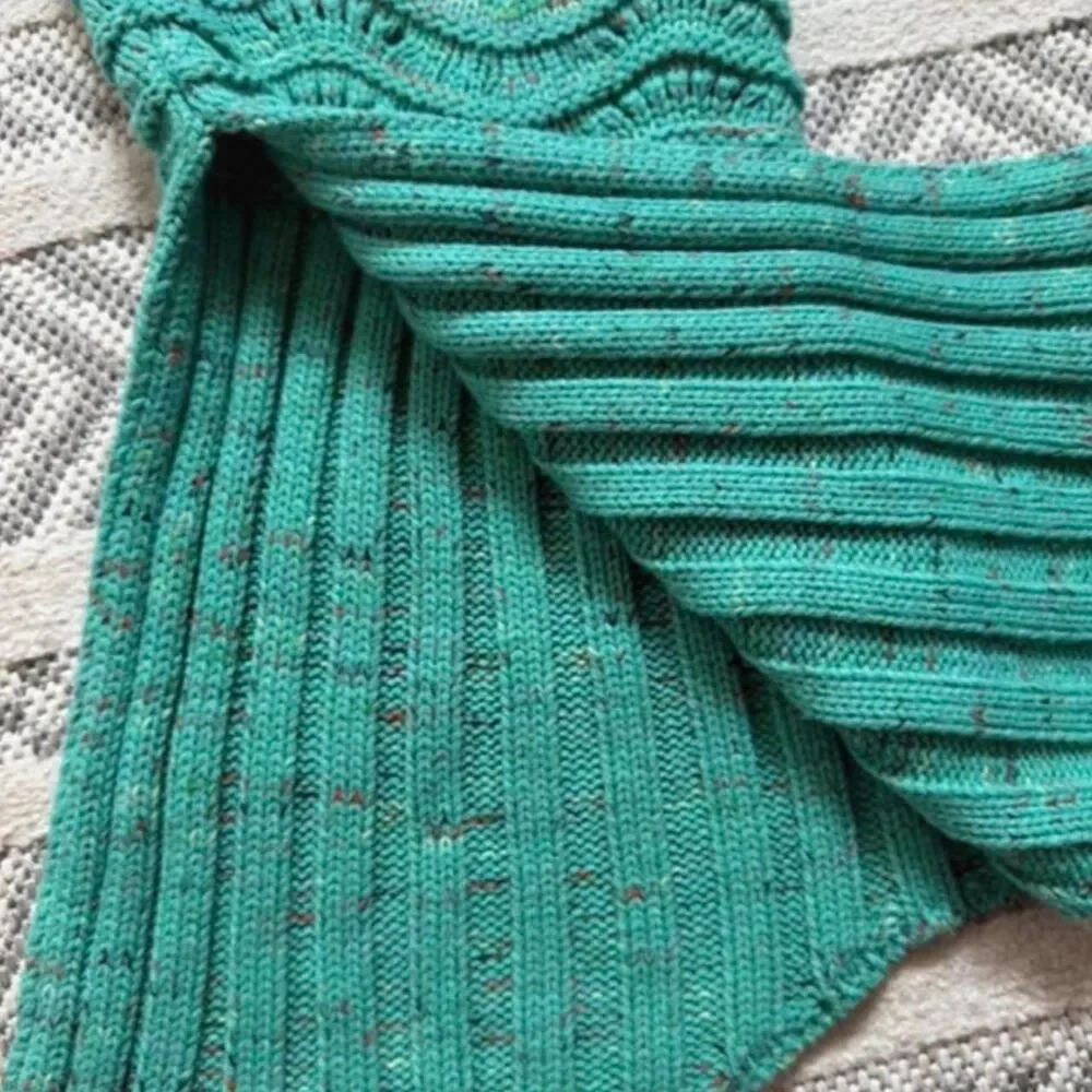 Mermaid Tail Knit Blanket